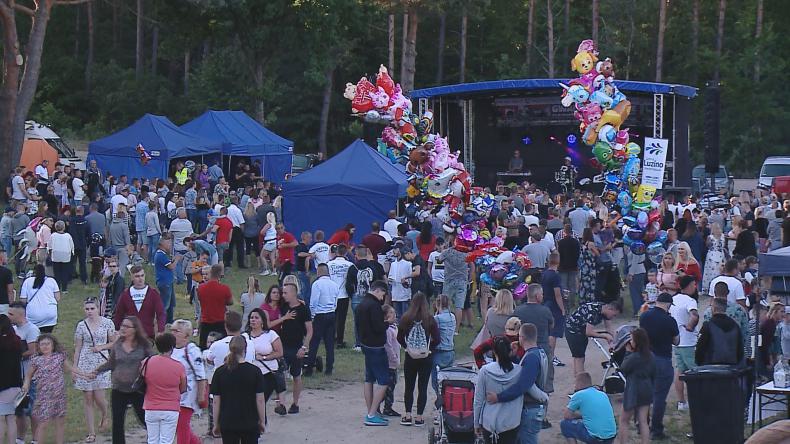 Wspólną zabawą przy ogniskach powitali lato