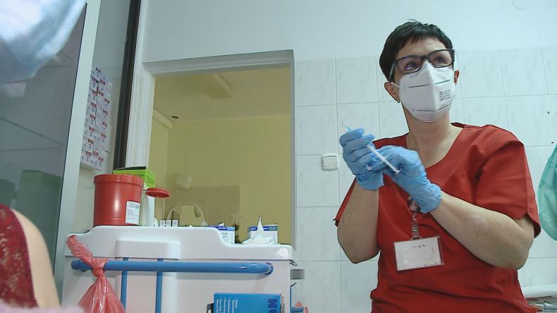 Przychodnie przygotowują się do masowych szczepień