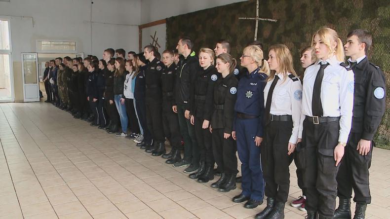 Zobacz jak szkolą się młodzi mundurowi