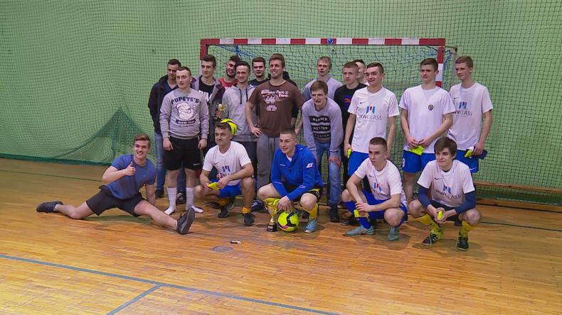„Błyskawica” wygrywa Redzką Ligę Piłki Halowej