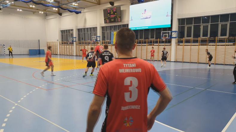 Wygrana Tytanów na własnym boisku