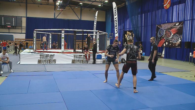 Dwustu zawodników na amatorskim MMA w Rumi