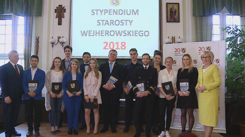 Stypendia starosty rozdana