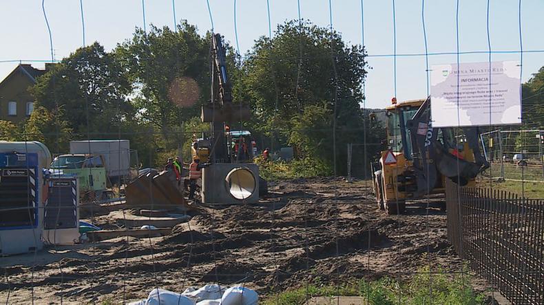 Redzki parking przeniesiony na drugą stronę torów