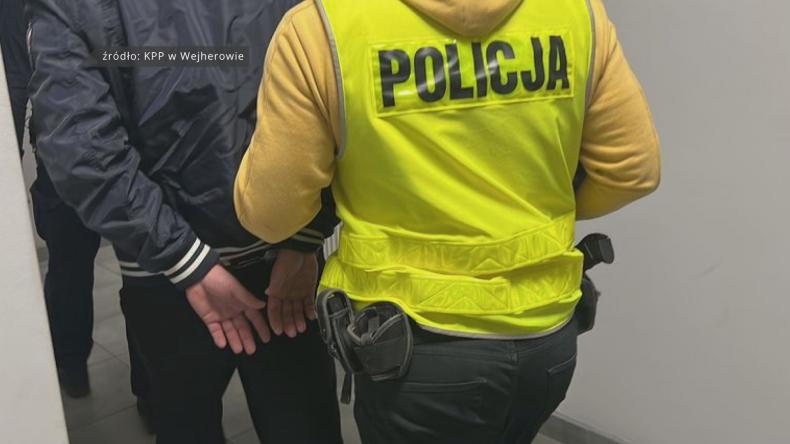 Podczas interwencji w mieszkaniu znaleźli marihuanę