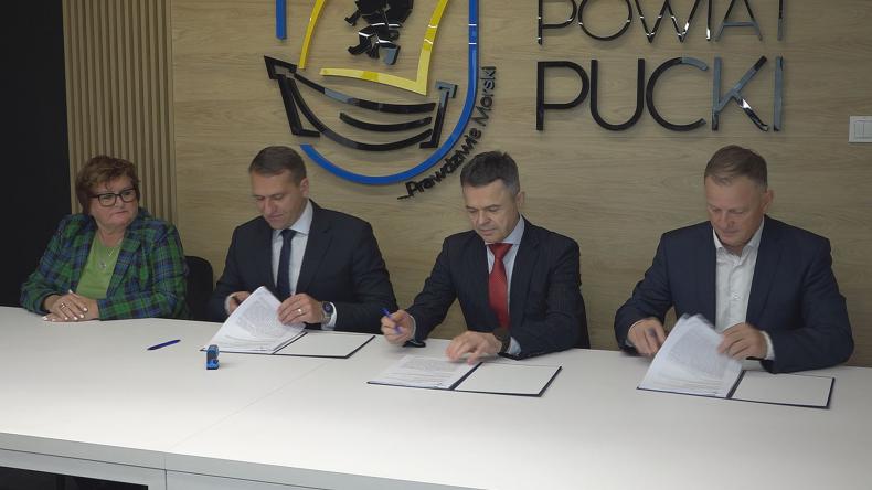 Umowa na przebudowę ul. 10 Lutego w Pucku podpisana