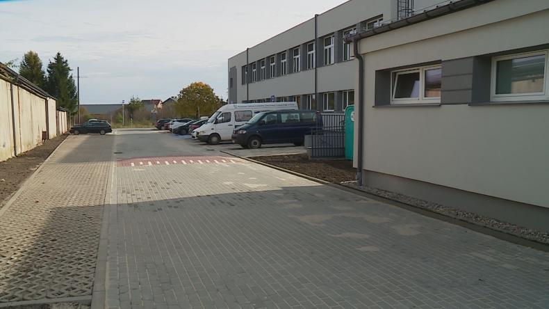 Droga przy PCKZiU po remoncie