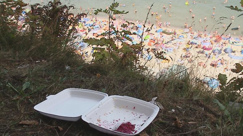 Śmieci - ciągły problem na pomorskich plażach
