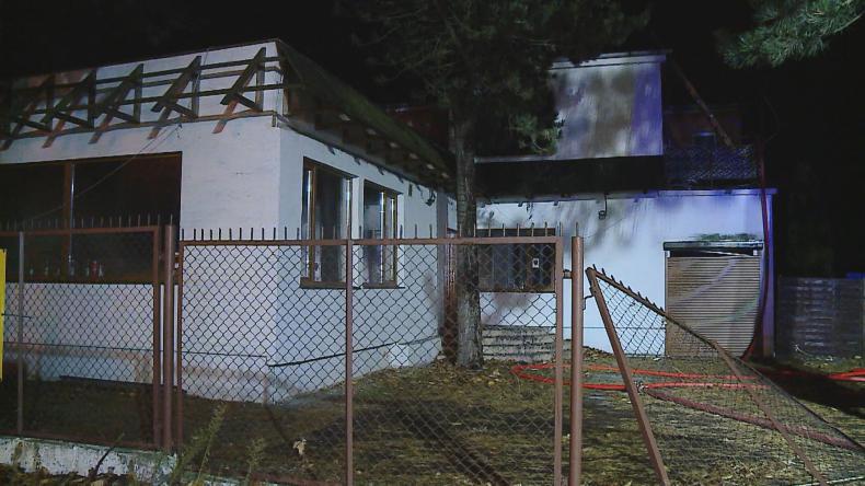 Pożar pensjonatu w Chłapowie-55 latek wyskoczył przez okno