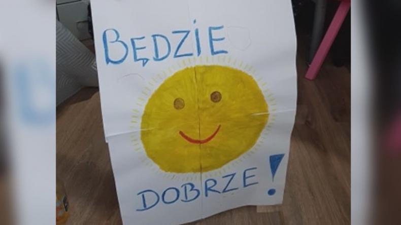 Rysunki w oknach dodają otuchy