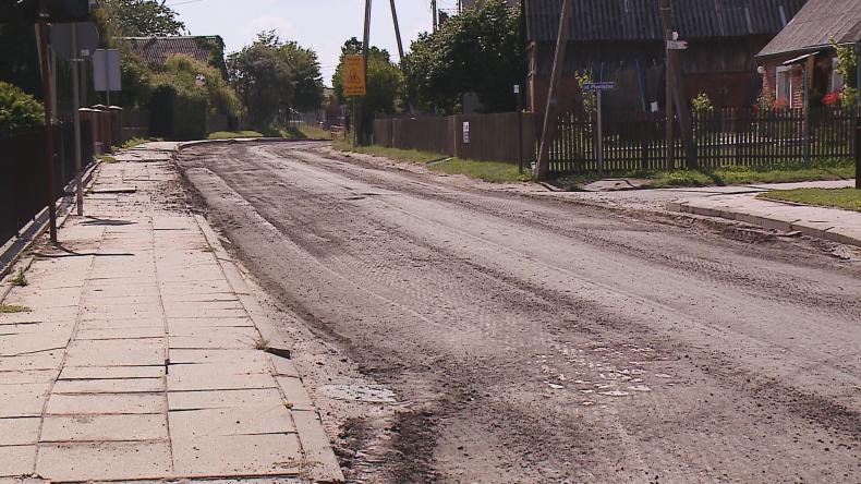 Utrudnienia w ruchu - w Darzlubiu trwa budowa kanalizacji
