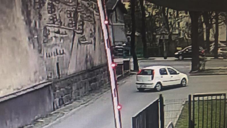 Przyjechał bez uprawnień… na komendę