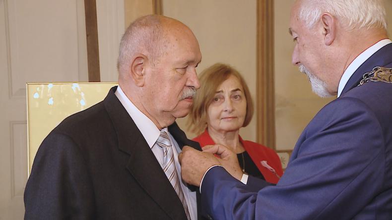 Kolejne pary z Medalami Róży