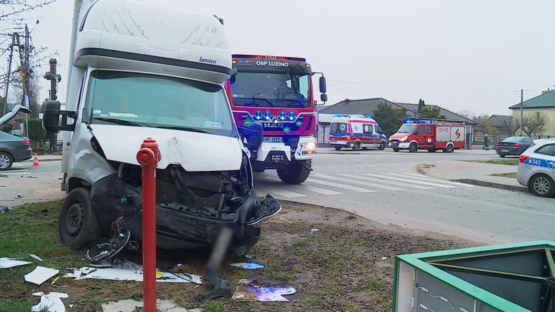 Zderzenie dwóch pojazdów w Kębłowie