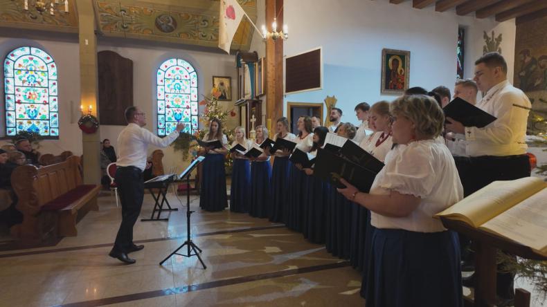 05 Chór Kameralny Discantus wystąpił w Lini