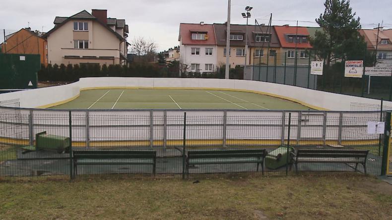 Lodowiska zamknięte do końca roku