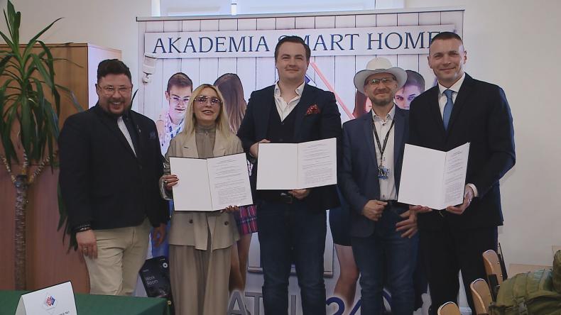 Młodzież zyska na współpracy z prywatną firmą