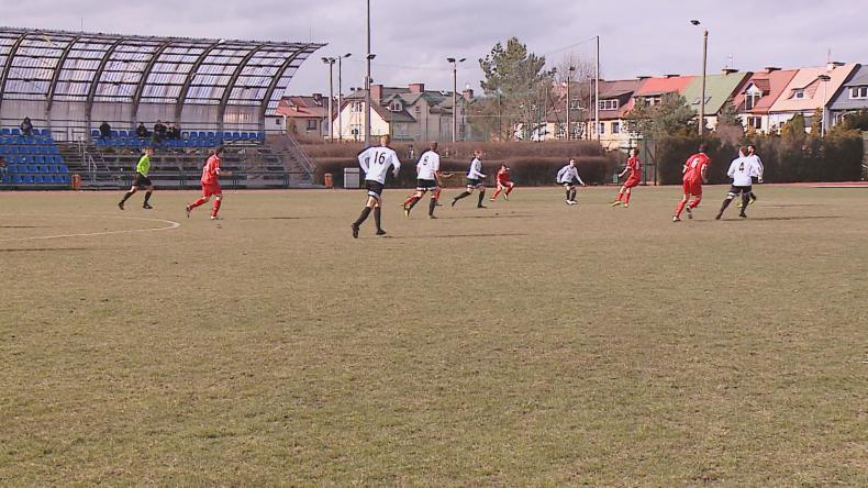 Zacięty mecz na rozpoczęcie rundy wiosennej