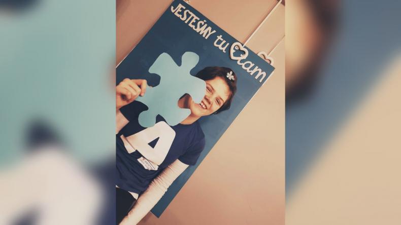 Niebieski kolor w tym roku nie na ulicach, a w domach